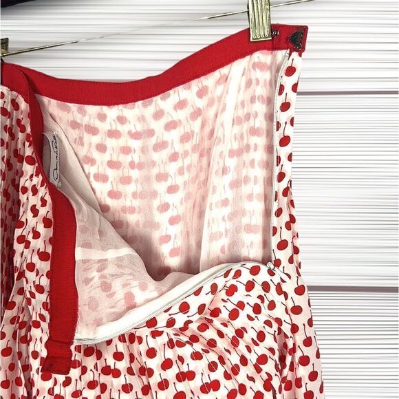 Oscar De La Renta Red & Cream Cherry Print Silk Pleated Skirt size US 00 - Picture 6 of 11